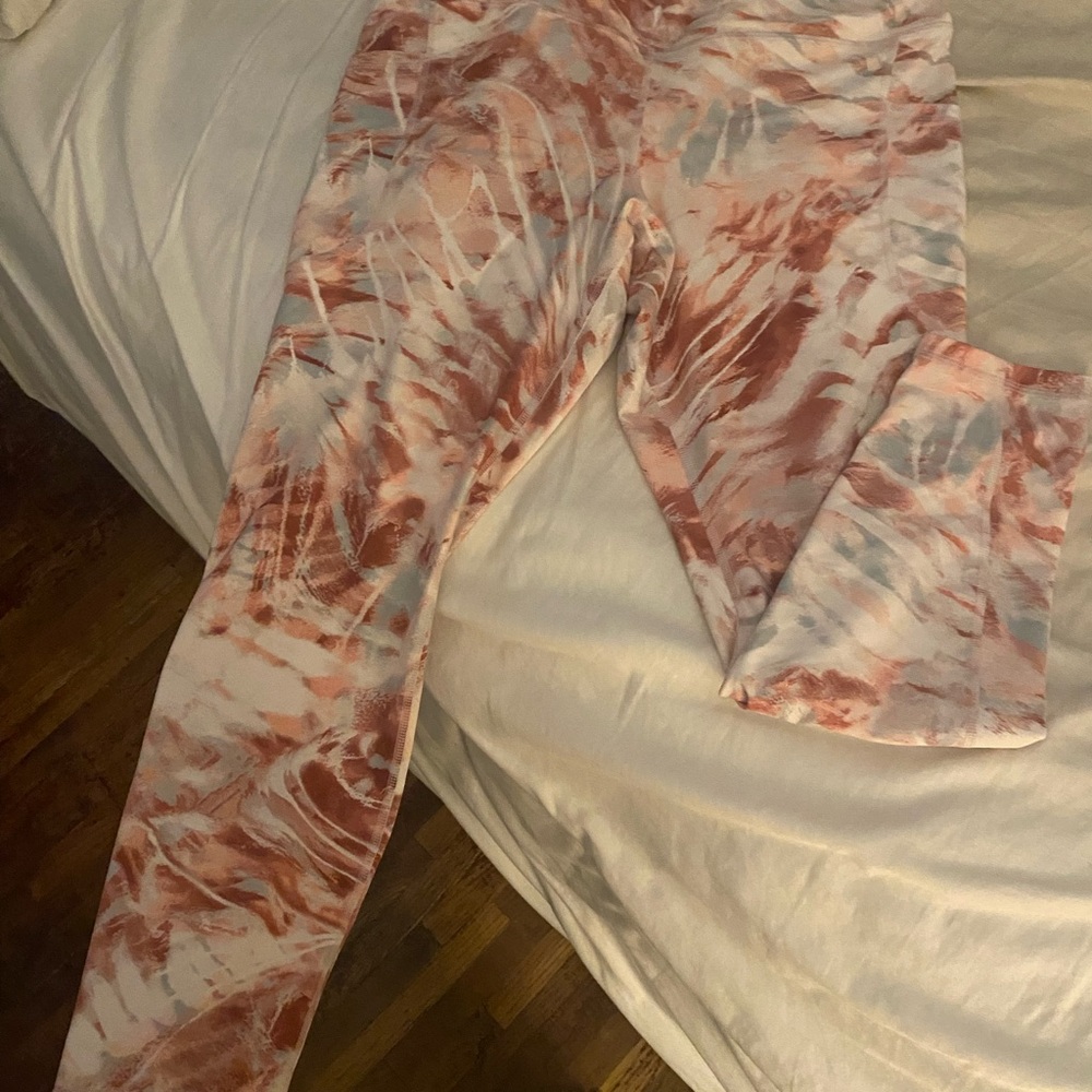 Old Navy Active Peach and White Leggings